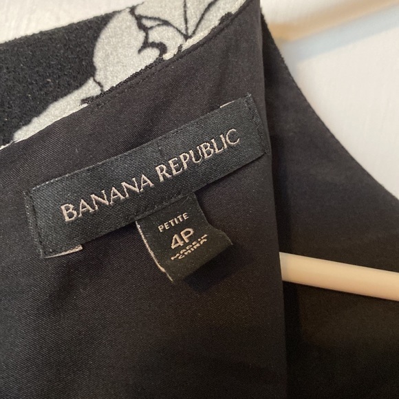 Banana Republic Black and White floral cap sleeve work minidress - Picture 4 of 8